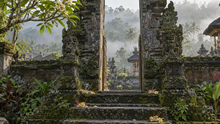 Spiritual Bali: Ubud, ceremonies and practice